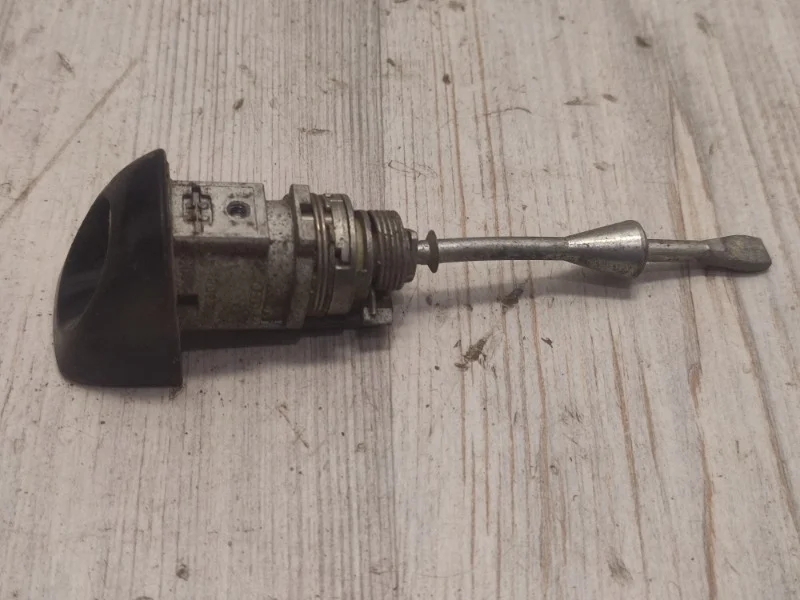 Личинка замка двери Audi Q7 2007-2015 4L