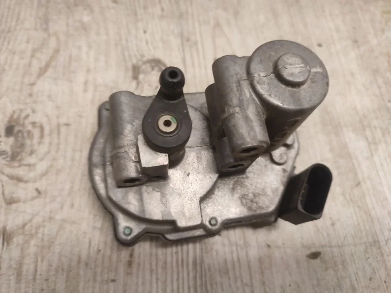 Моторчик заслонок впускных каналов VW Touareg 2003-2010 7L