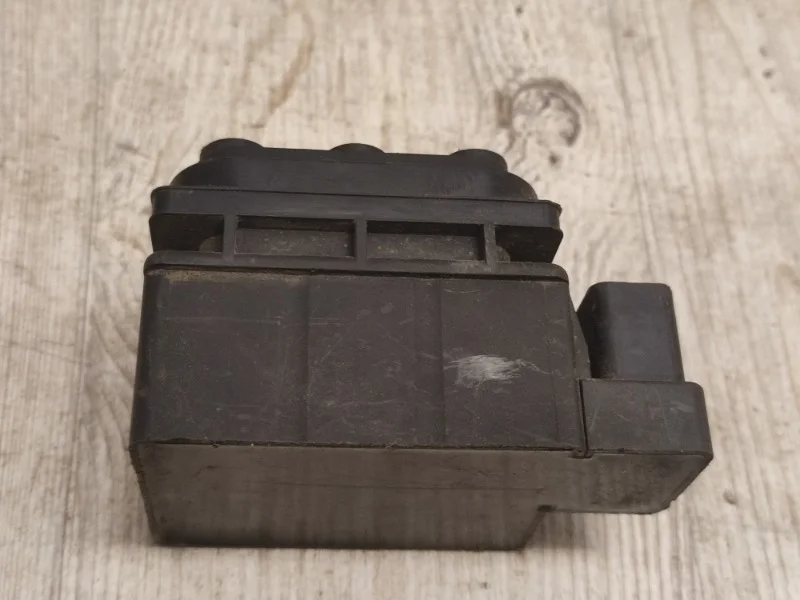 Блок клапанов пневмоподвески Audi Q7 2007-2015 4L