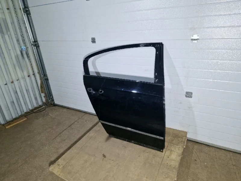 Дверь Volkswagen Passat B6 2006