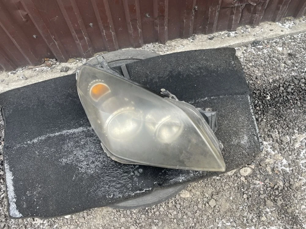 фара правая черная opel astra H