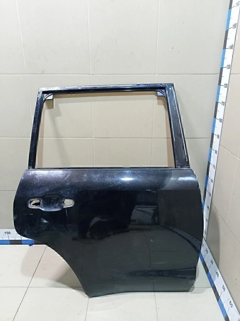 Дверь задняя правая LX 570
