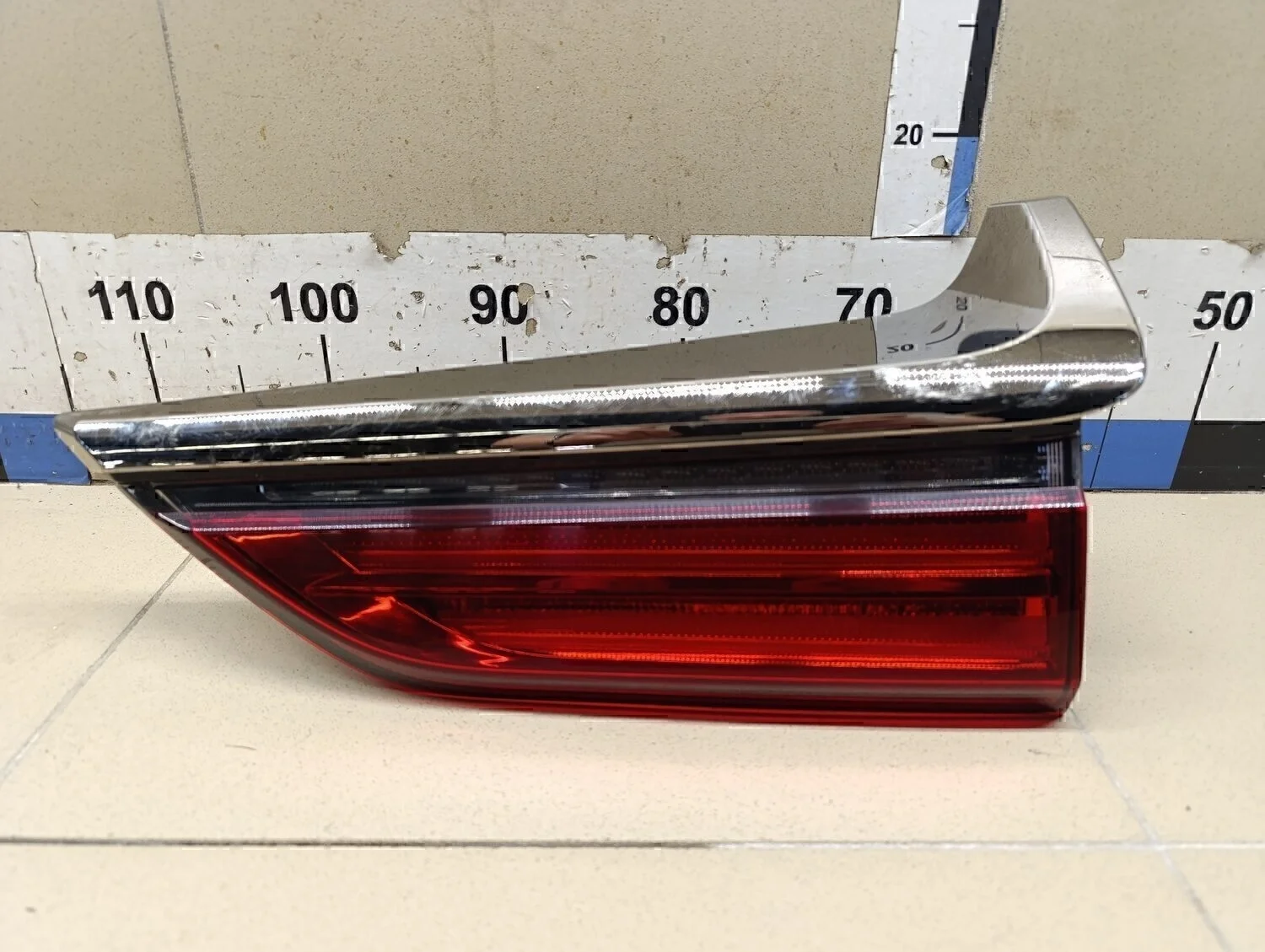 Фонарь задний правый LX 570