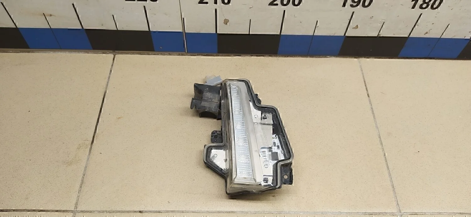 Фонарь задний LX 570