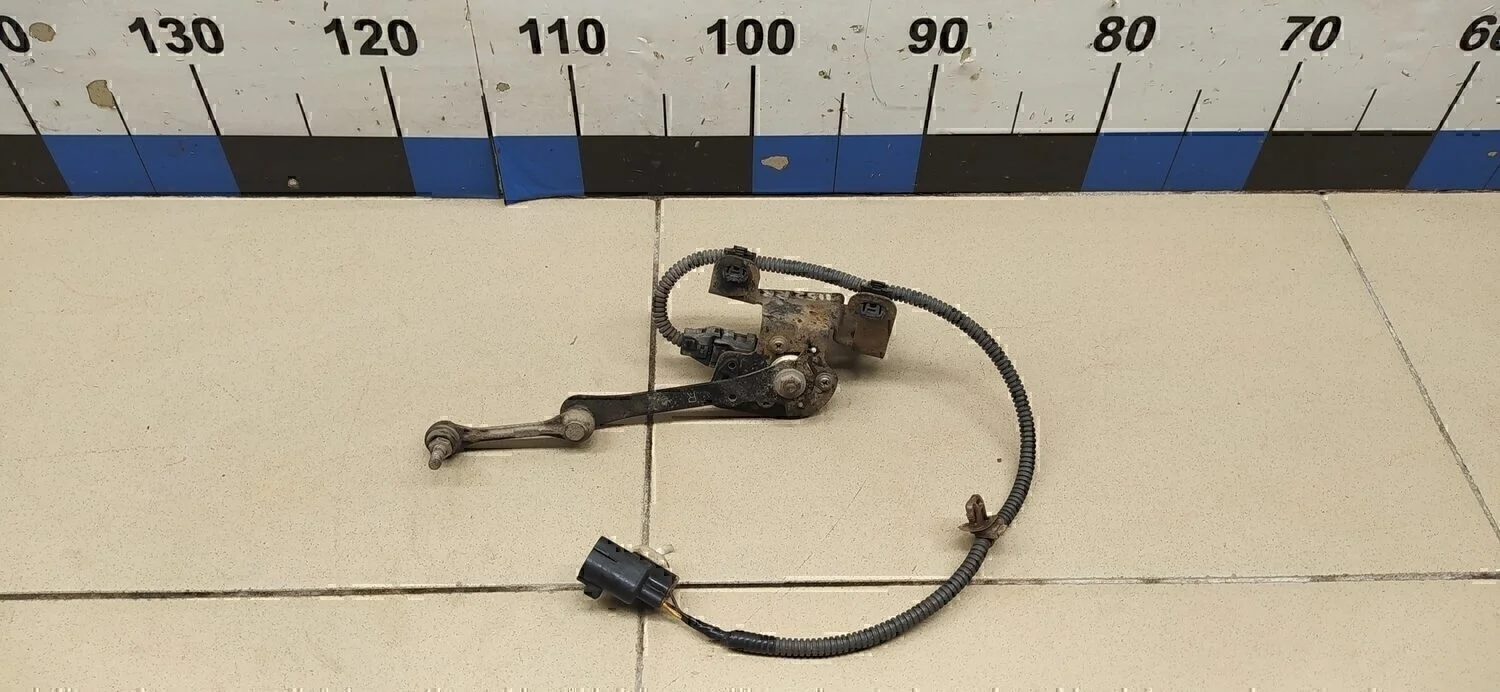 Датчик регулировки дорож. просвета LX 570