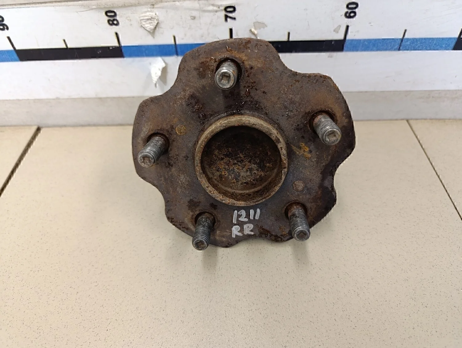 ступица задняя  Avensis III 2009>