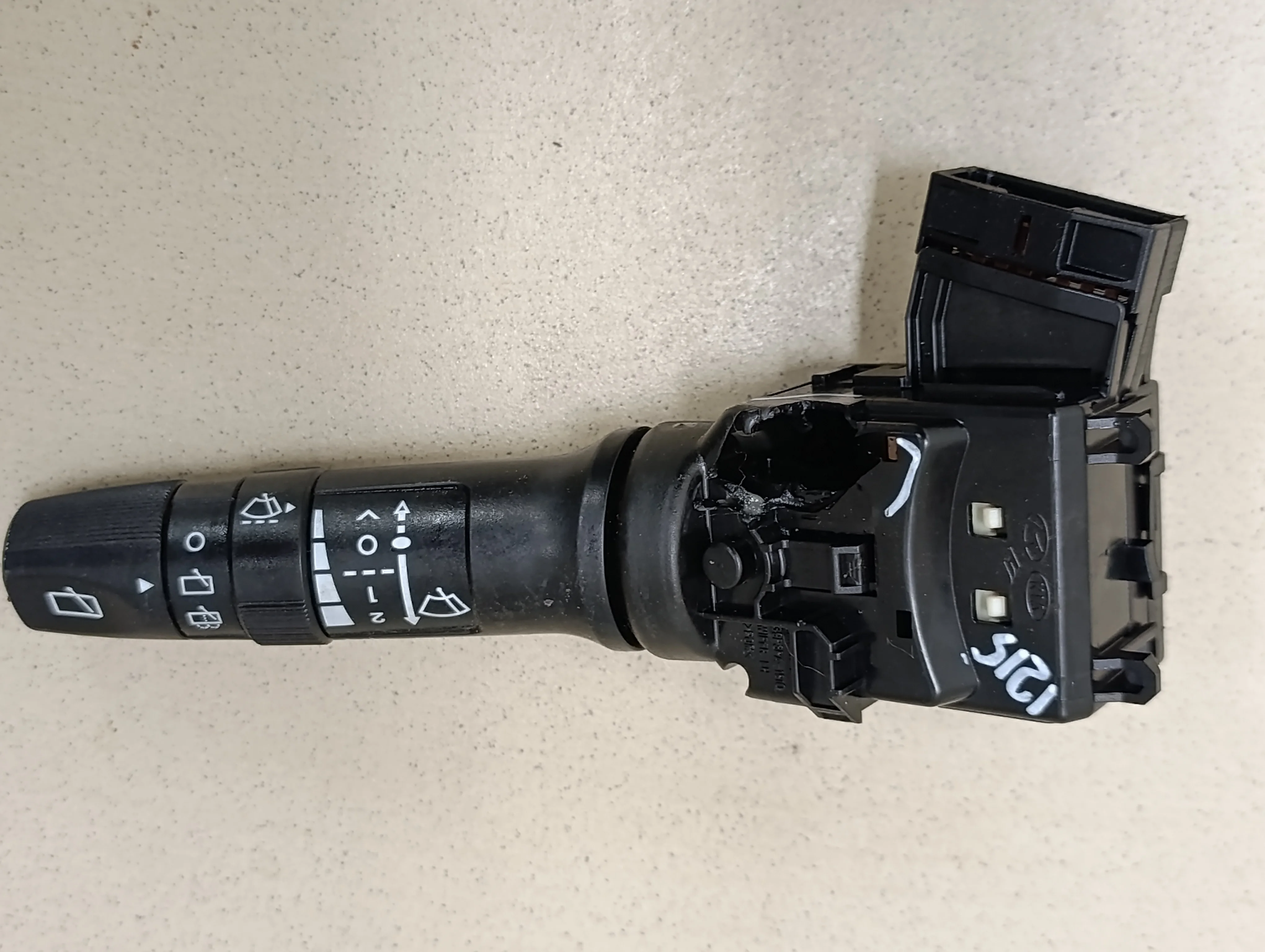 Переключатель стеклоочистителей Solaris 2010-2017