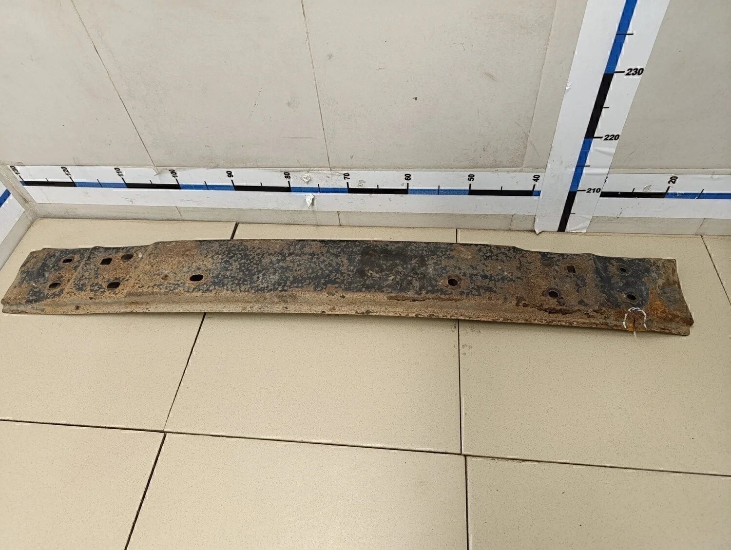 Усилитель заднего бампера Corolla E15 2006-2013