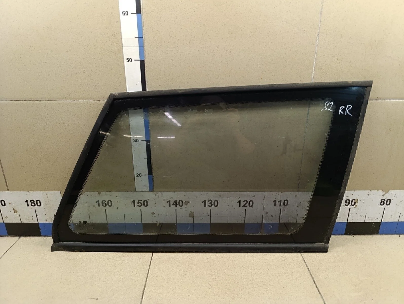 Стекло кузовное глухое правое Musso 1993-2006