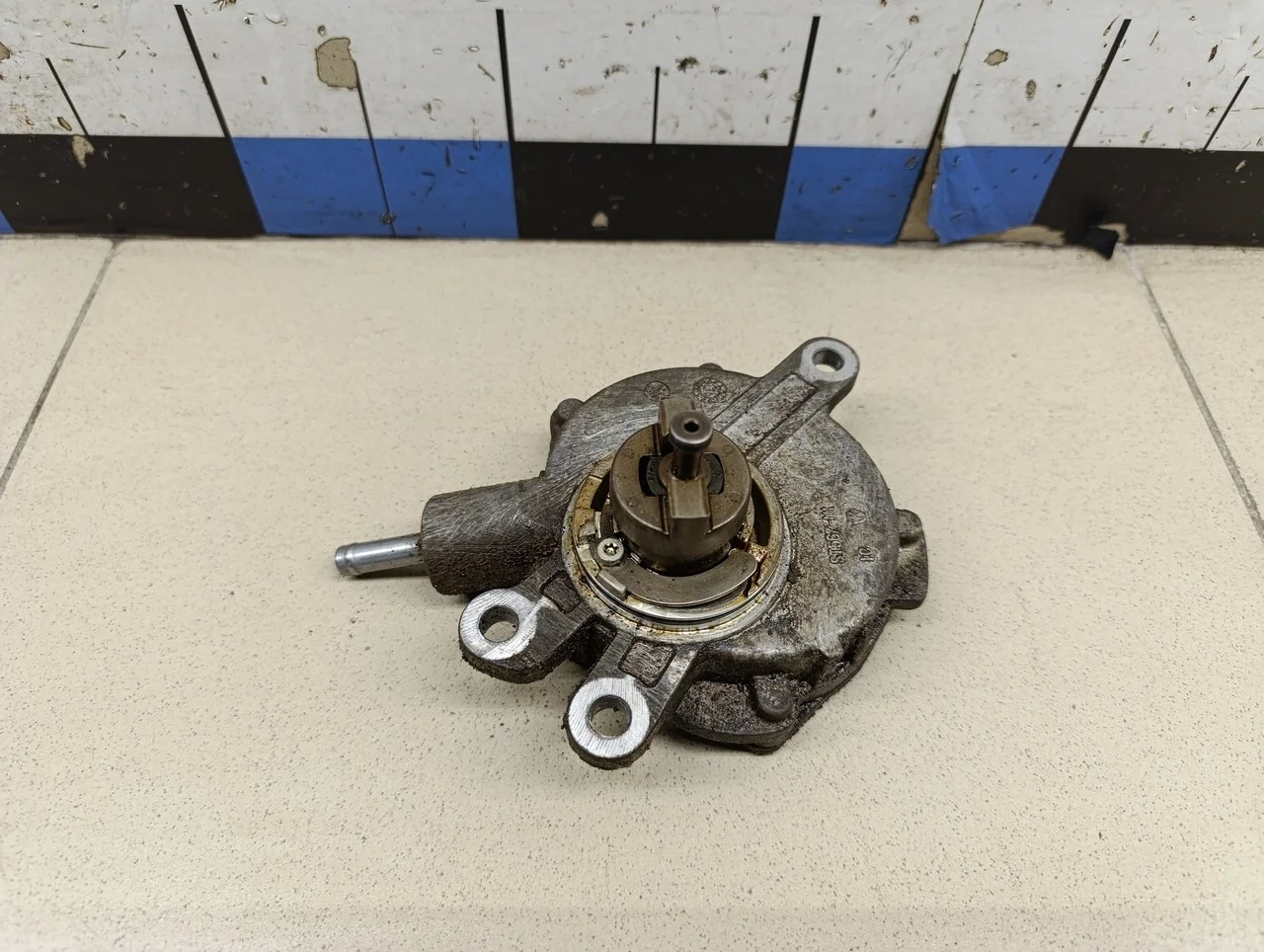 Насос вакуумный Corolla E15 2006-2013