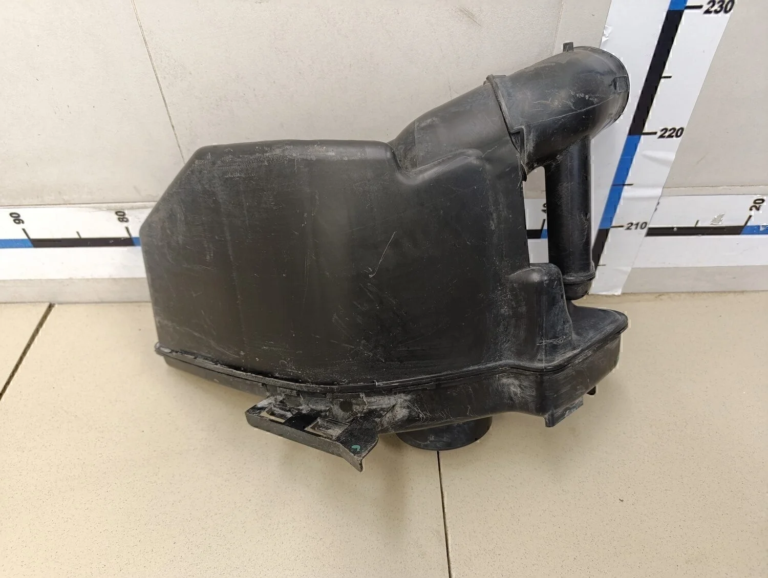 Резонатор воздушного фильтра C4 2005-2011