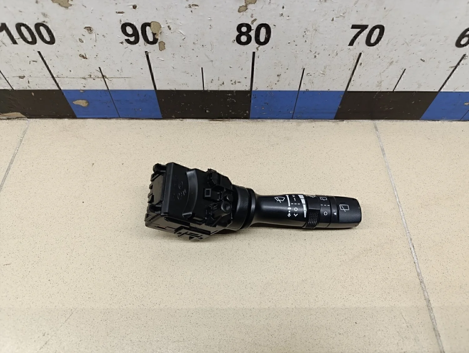 Переключатель стеклоочистителей Solaris 2010-2017