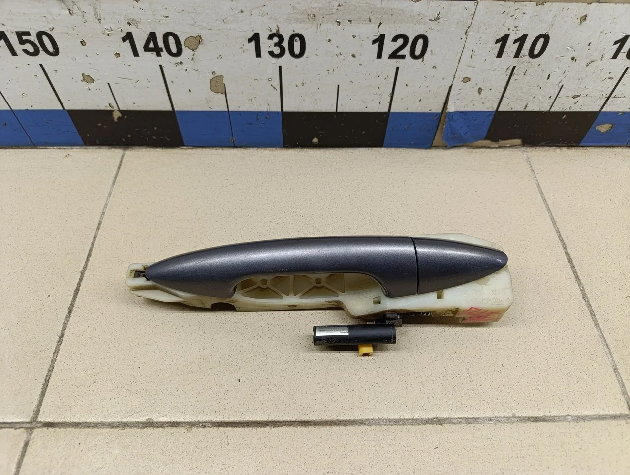 Ручка двери передней наружная правая Solaris 2010-2017