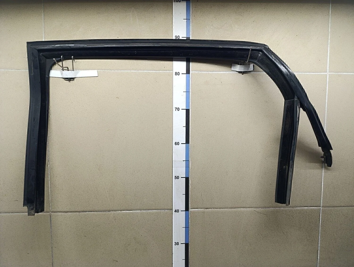 Уплотнитель стекла двери Polo (Sed RUS) 2011>