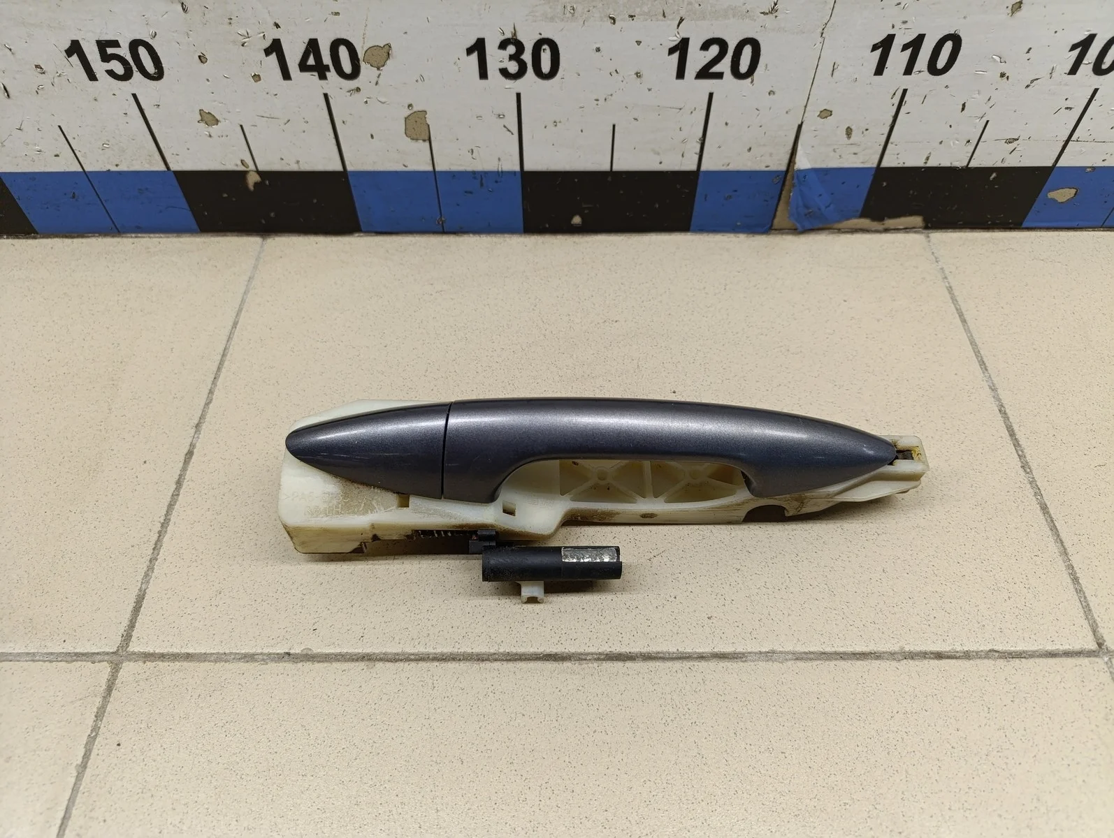 Ручка двери задней наружная левая Solaris 2010-2017