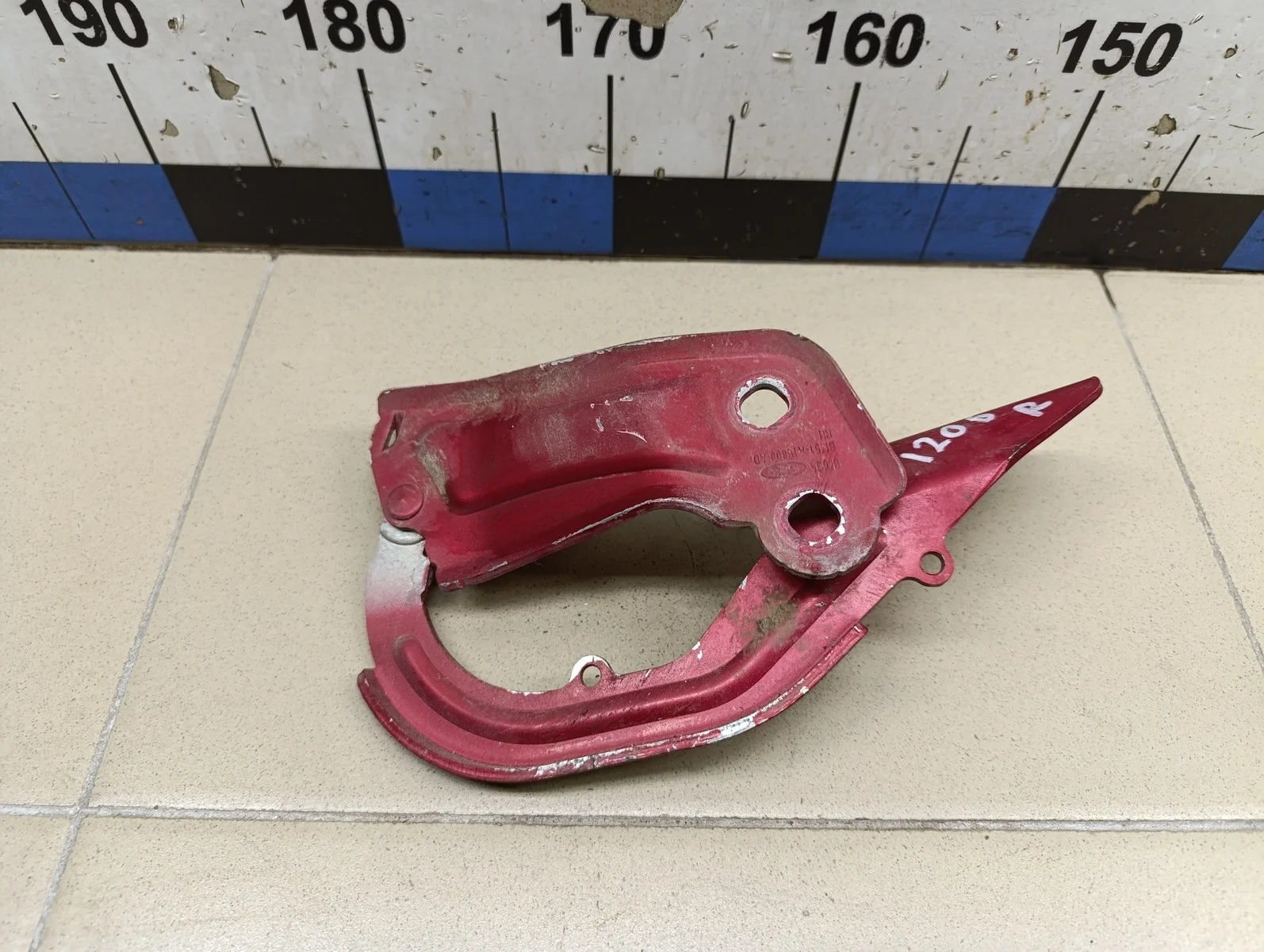 Петля капота правая Focus III 2011>