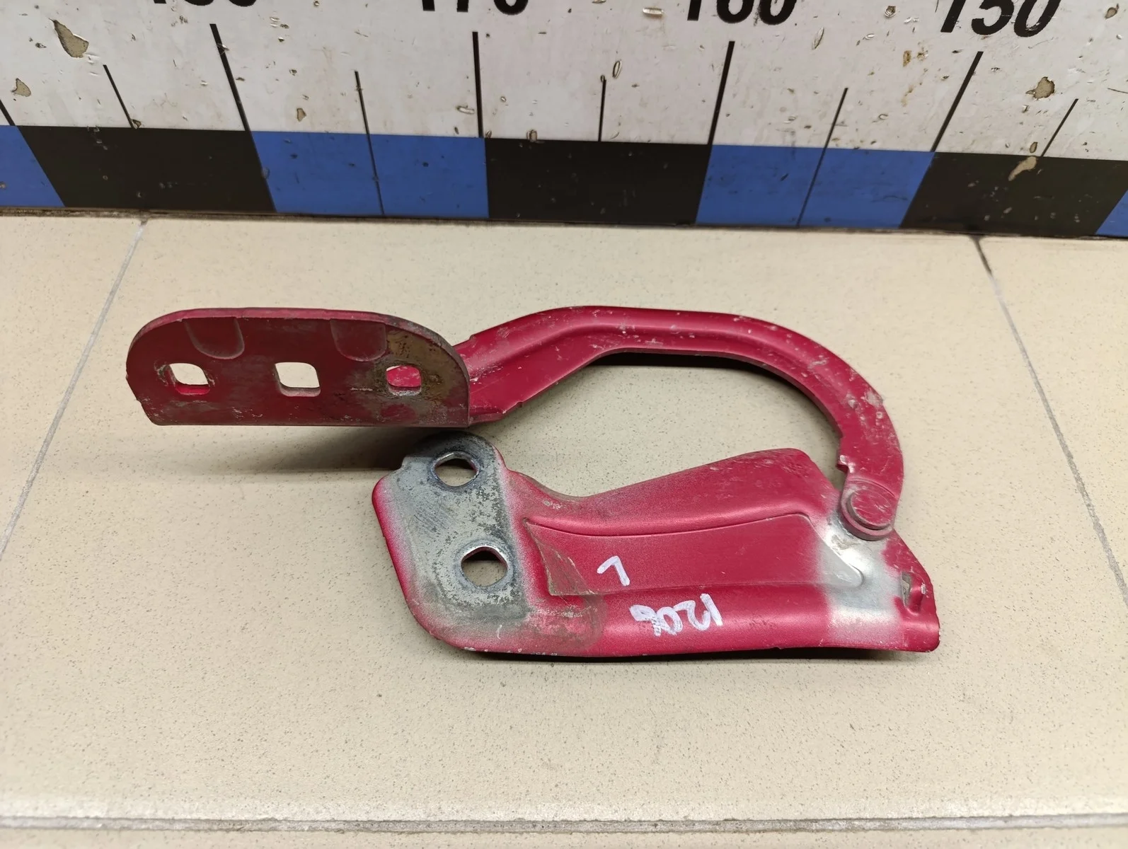 Петля капота левая Focus III 2011>