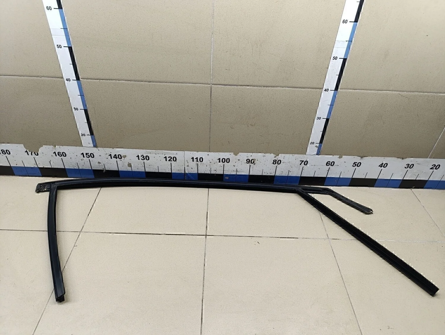 Уплотнитель стекла двери Focus III 2011>