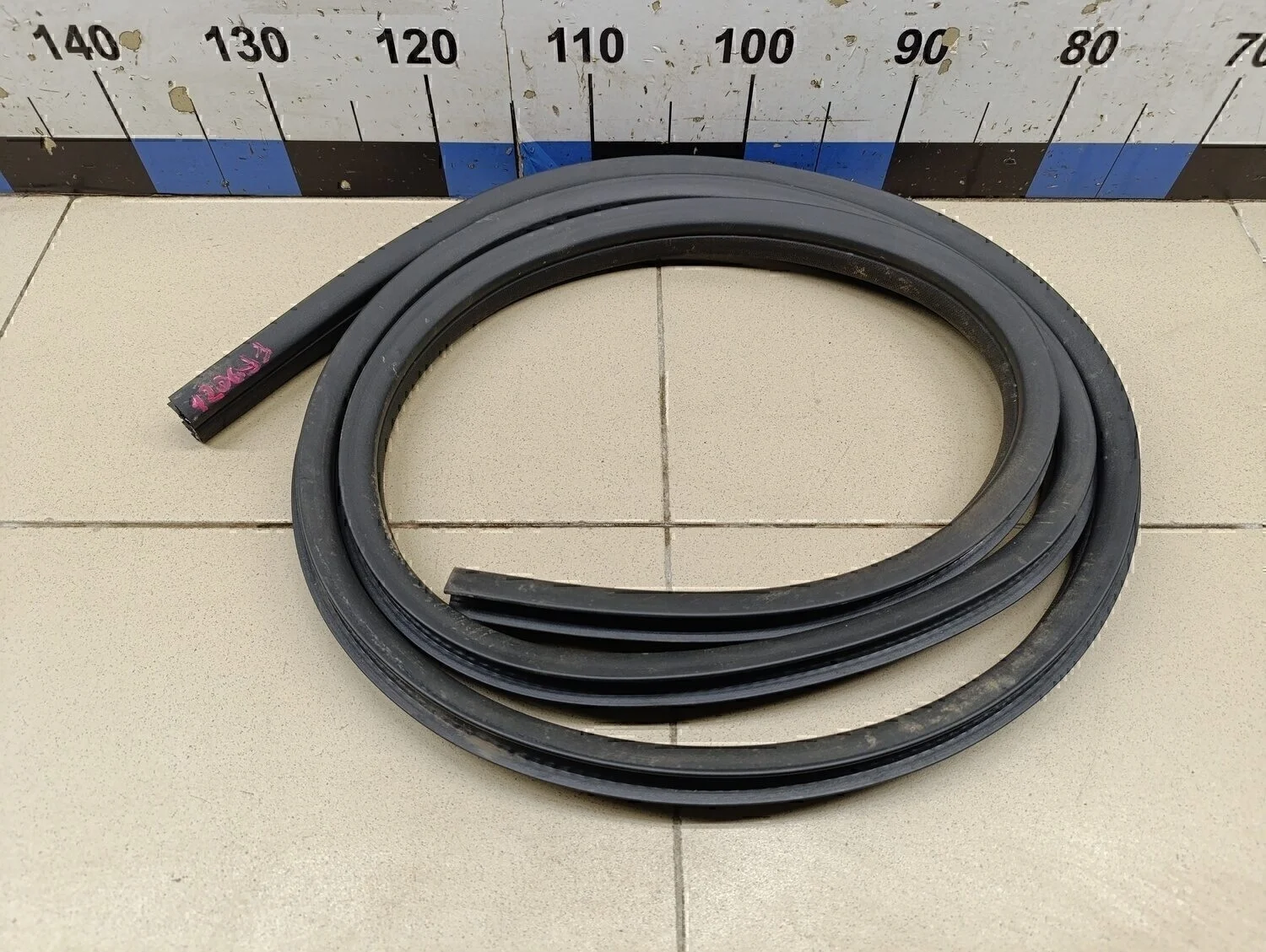 Уплотнитель двери Focus III 2011>