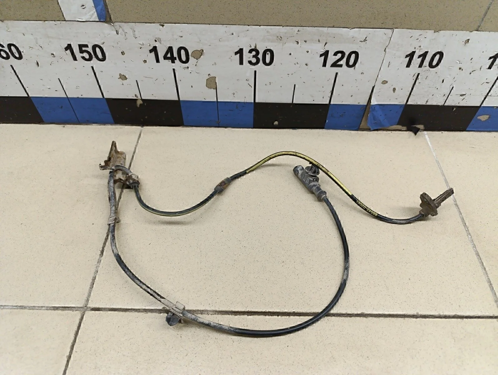 Датчик ABS передний правый Corolla E18 2013>