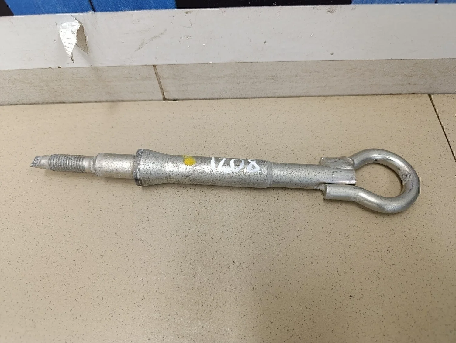 Крюк буксировочный  207 2006-2013