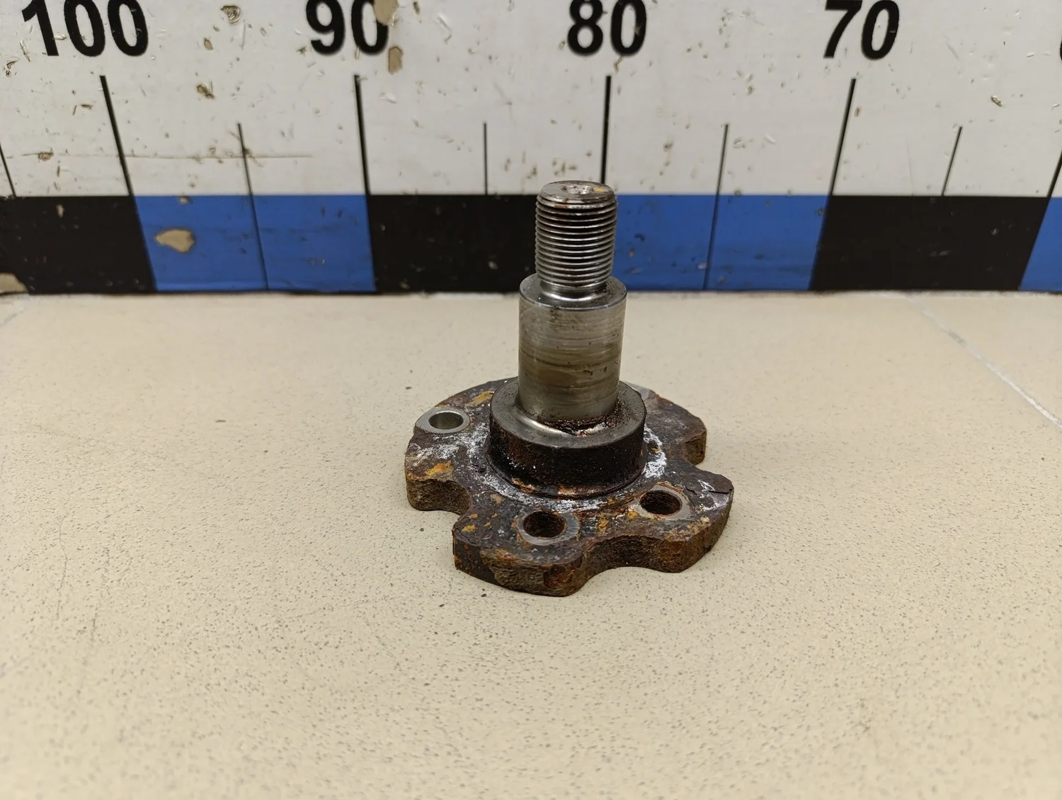 Цапфа (п.з.к.)  Polo (Sed RUS) 2011>