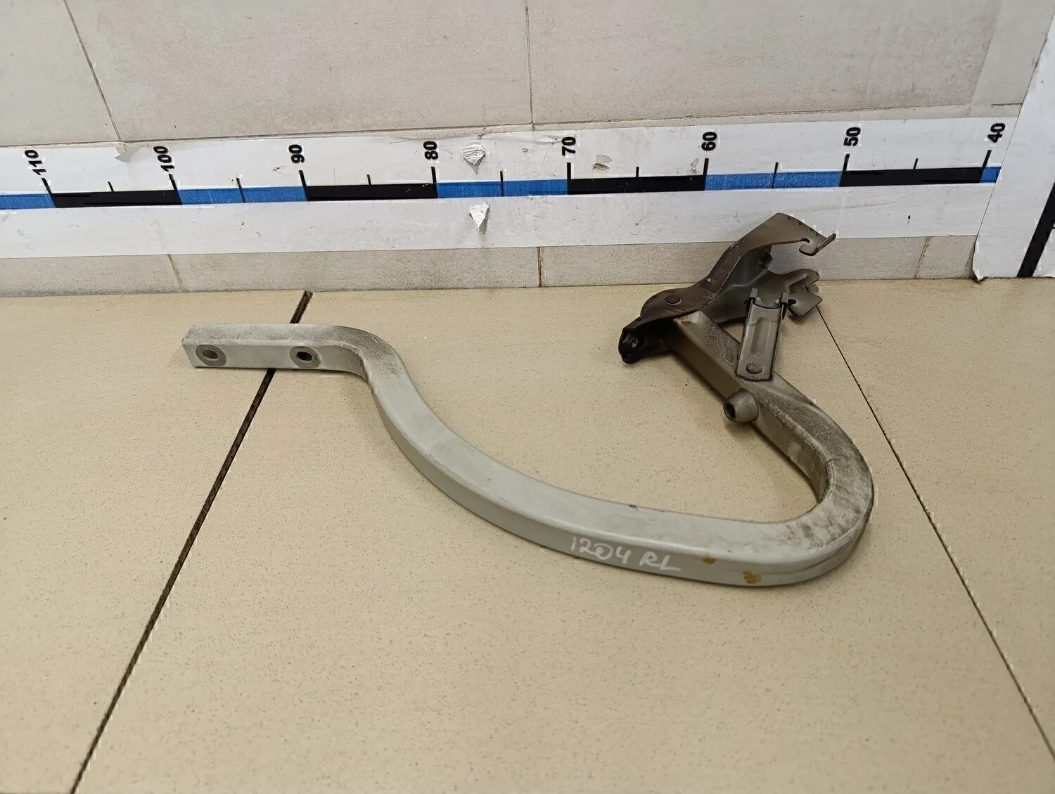 Петля крышки багажника левая Focus III 2011>