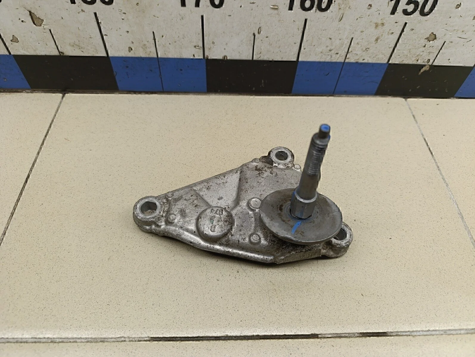 Кронштейн КПП C4 2005-2011