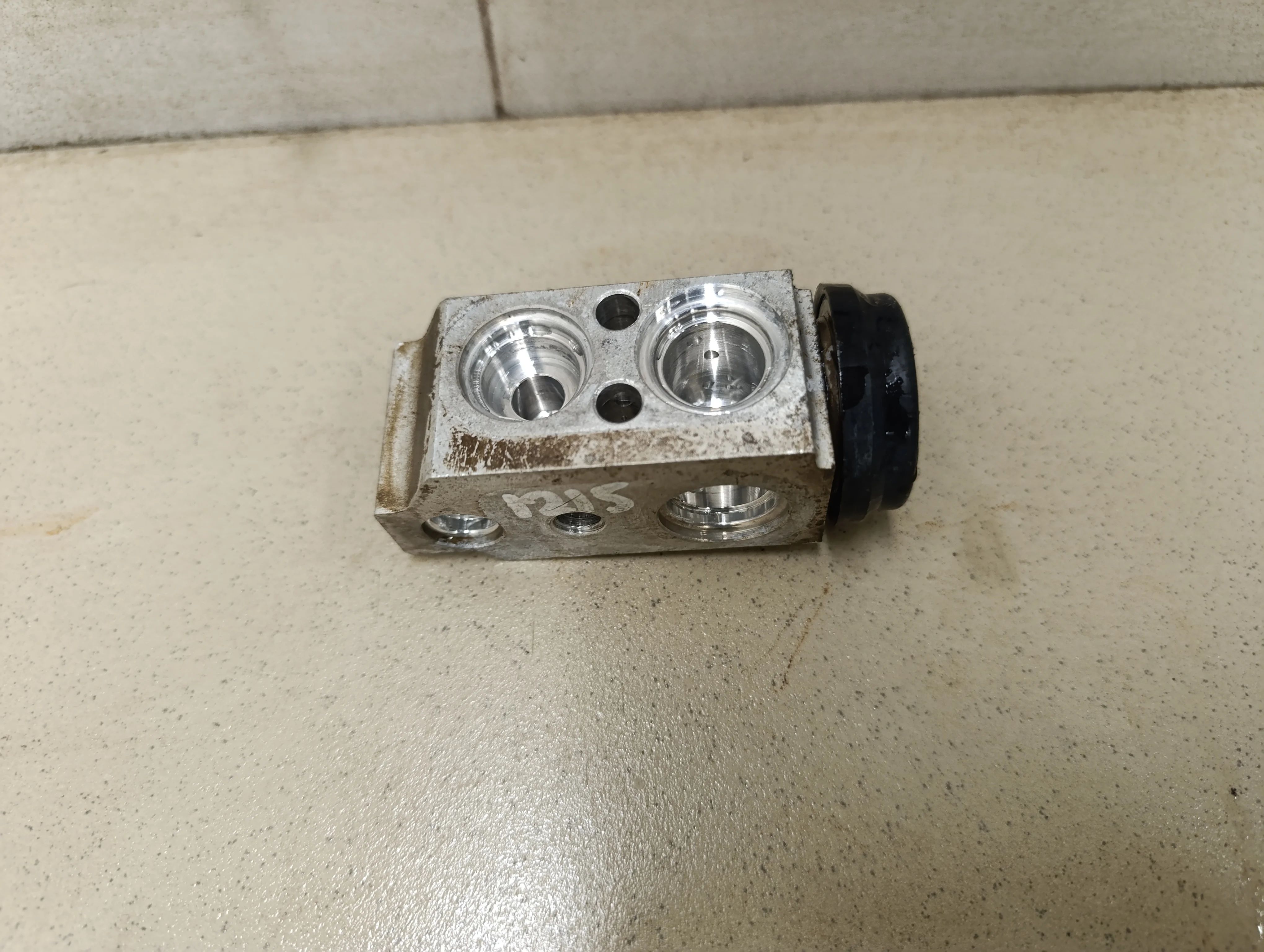 Клапан кондиционера Solaris 2010-2017