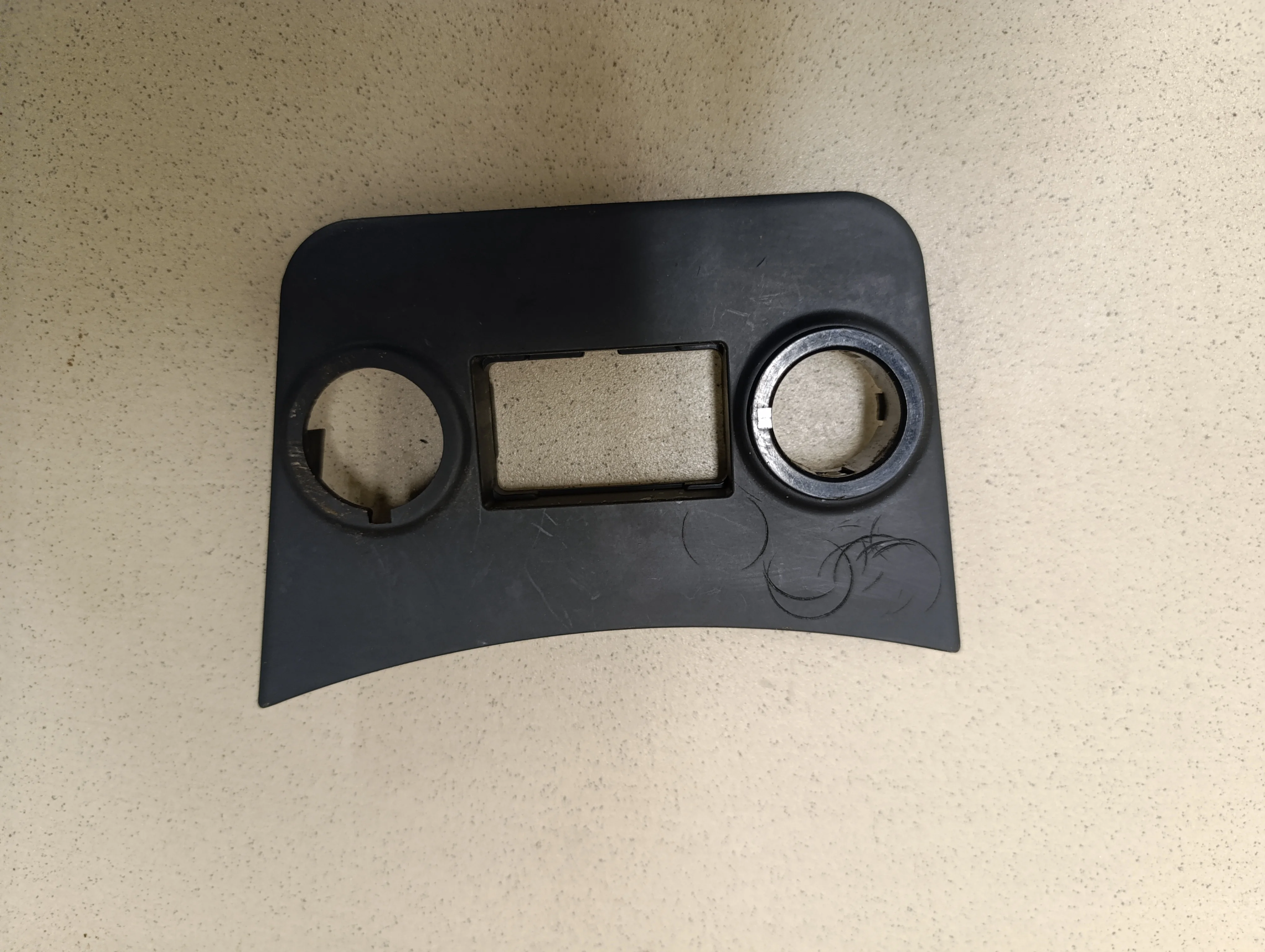 Накладка декоративная Solaris 2010-2017