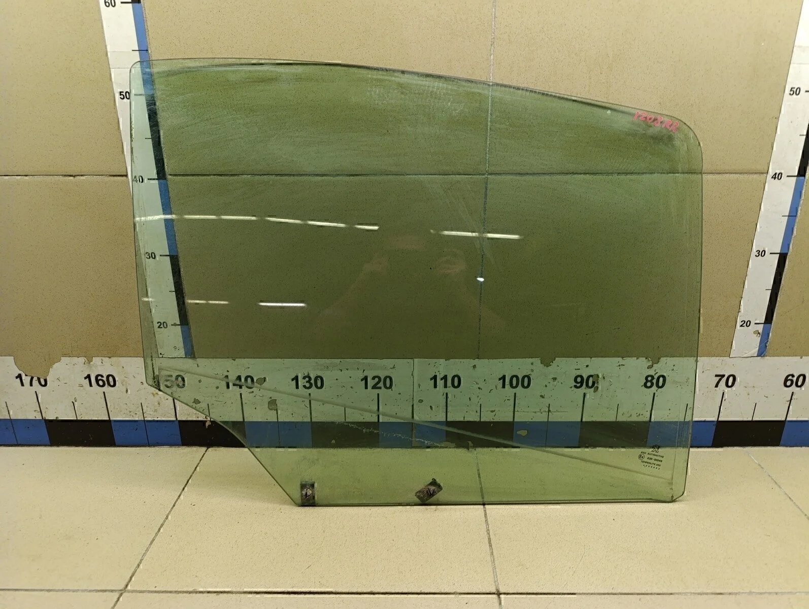 Стекло двери задней правой 408 2012>