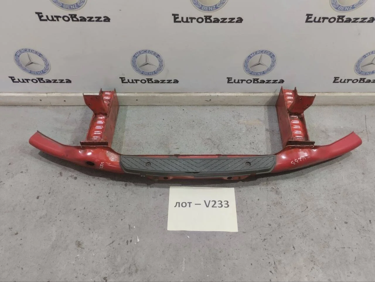 Усилитель переднего бампера Mercedes W906