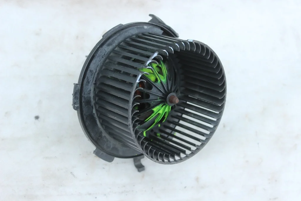 Мотор печки трещина на лопасти Opel Zafira B