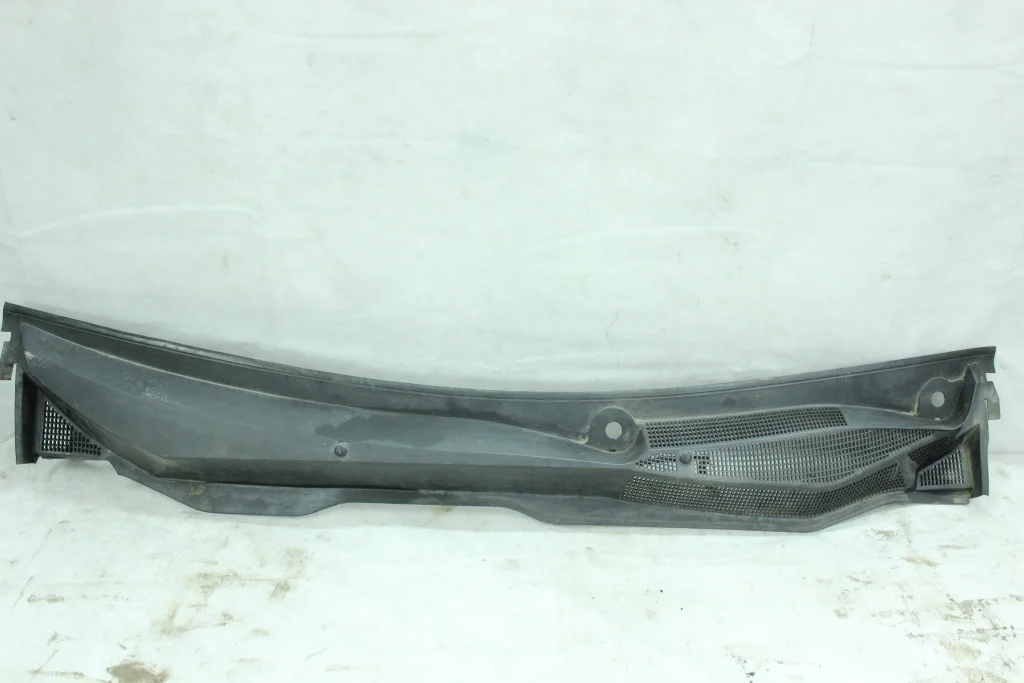 Панель лобового стекла жабо Opel Astra H