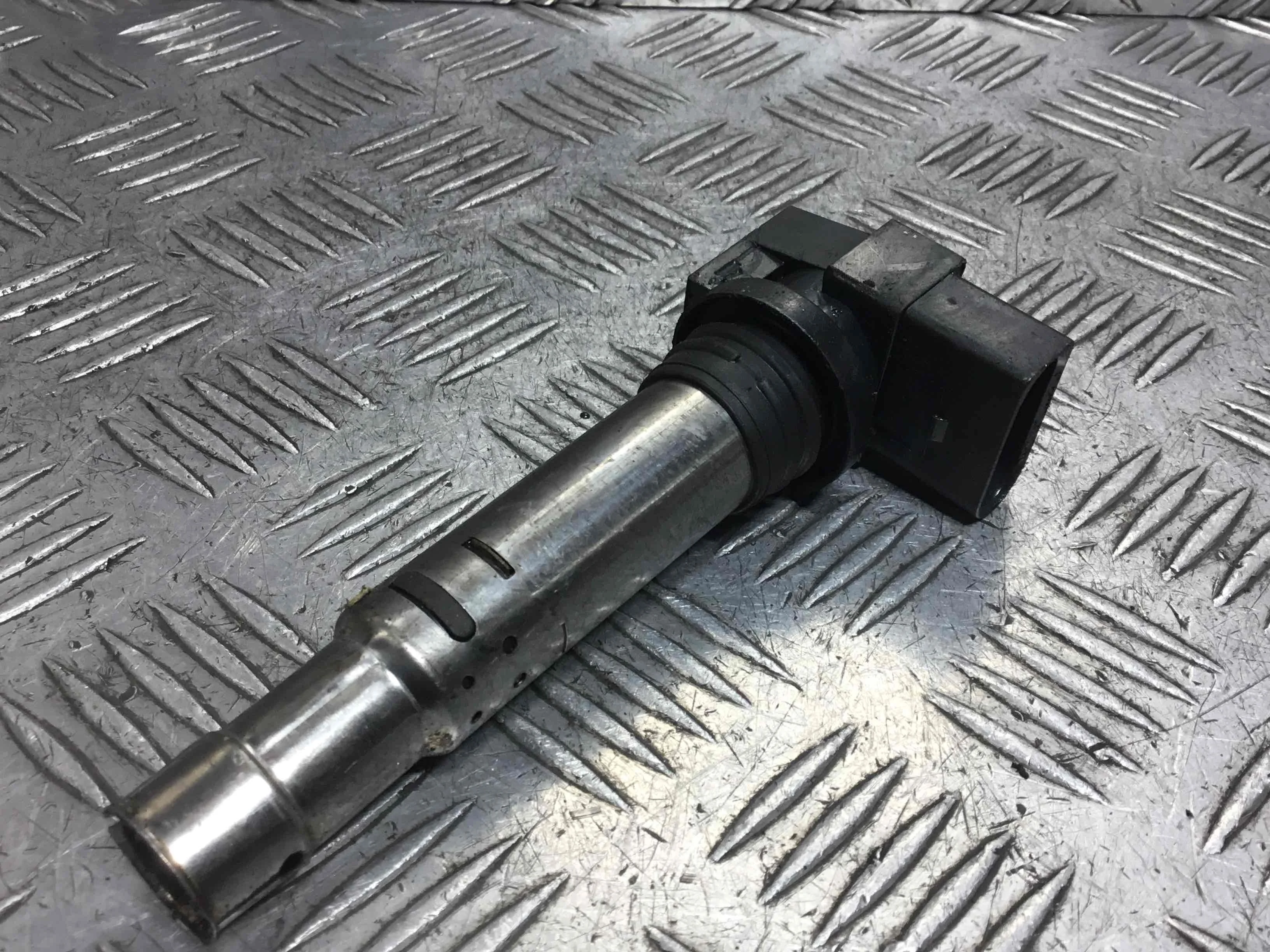 Катушка зажигания Volkswagen Golf 4 поколение (1997-2004) бензин 1.4 i Механика Х/б