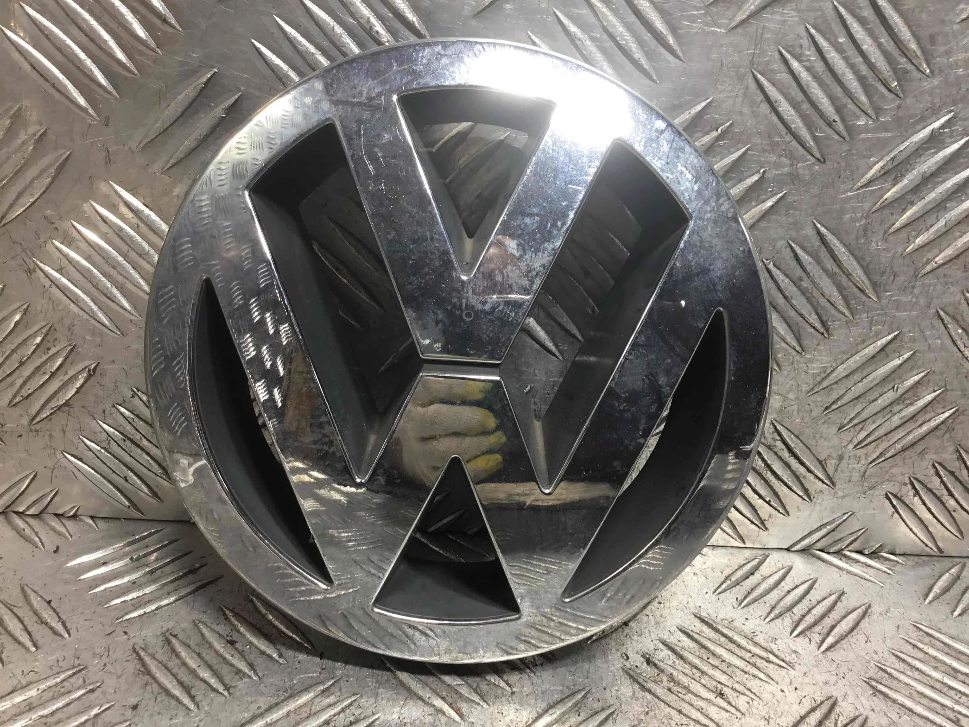 Эмблема Volkswagen Touareg 1 поколение 2002-2007 дизель 3.0 TDI Автомат Внедорожник