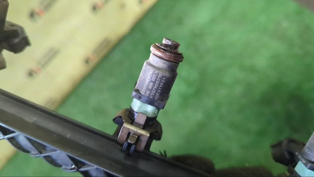 Форсунка топливная Volkswagen Jetta 2020 04E906031H 7 CWVA