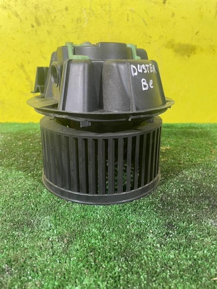 Моторчик печки Renault Duster 2013 272106020R X79 F4R400