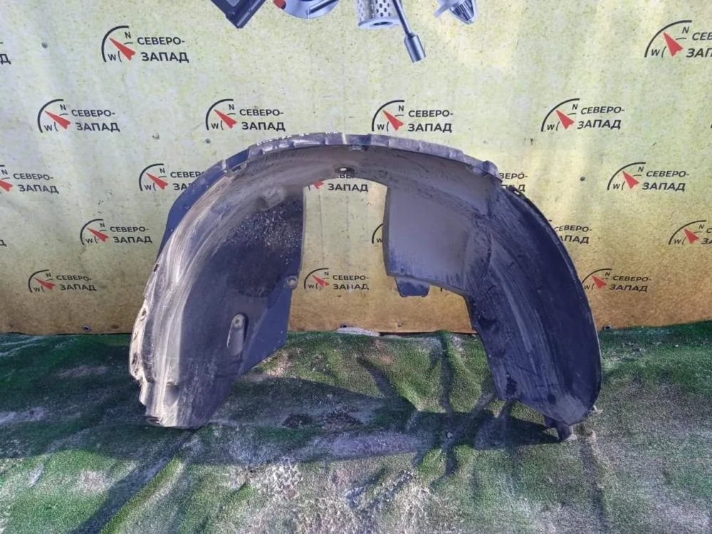 Подкрылок Renault Duster 2013 638408322R X79 F4R400, передний правый
