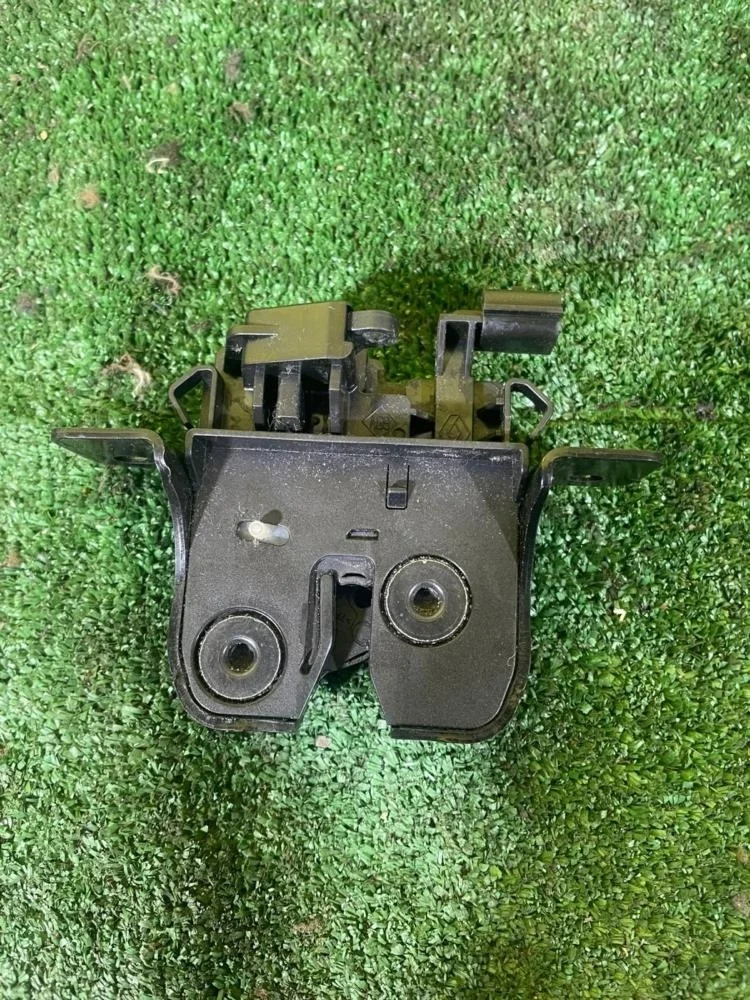 Замок багажника Renault Duster 2013 905039326R X79 F4R400