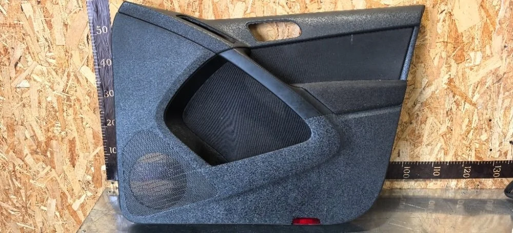 Обшивка двери передней правой Volkswagen Tiguan I рестайлинг (2011—2019) 2010 2T/C9X