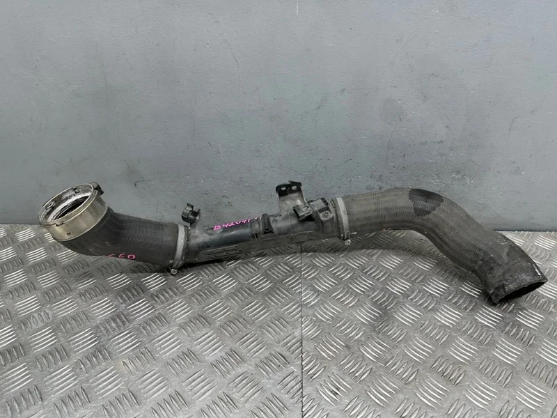 Патрубок интеркулера Volvo XC60 DZ