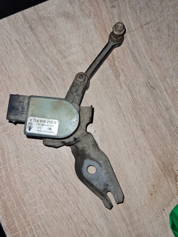 Датчик дорожного просвета рычагом Volkswagen Touareg