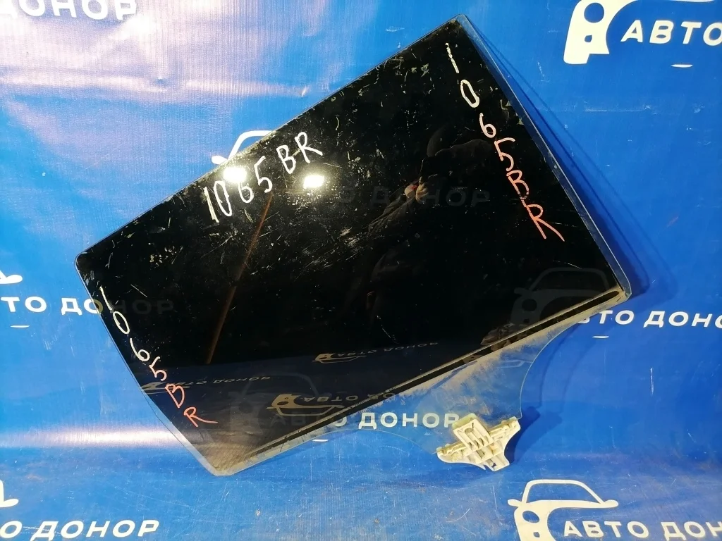 стекло VOLKSWAGEN PASSAT 3B6 -