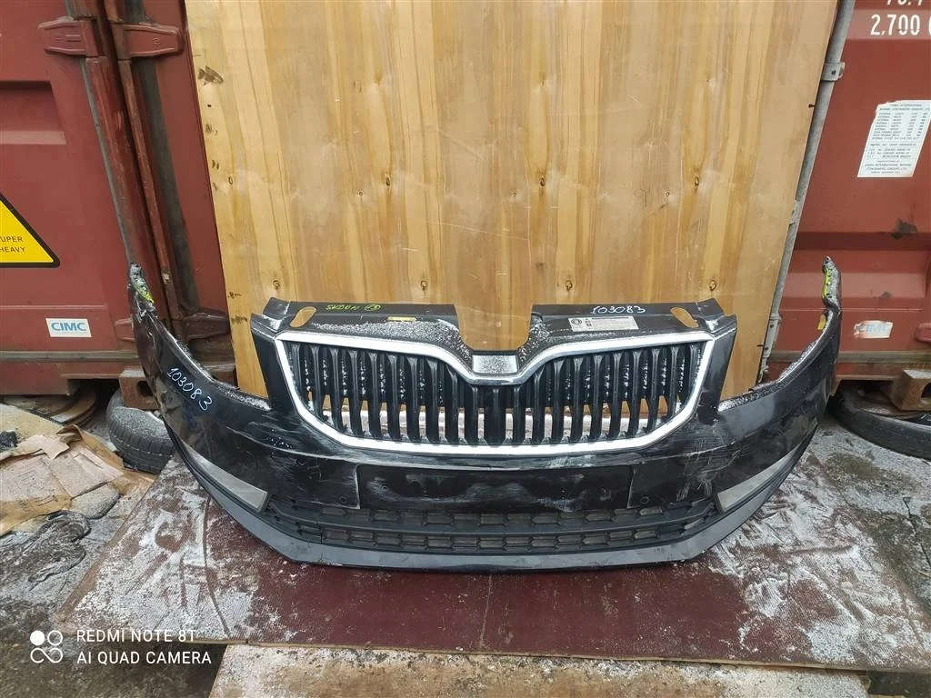 Бампер передний Skoda Octavia 2013-2017 5E0807221