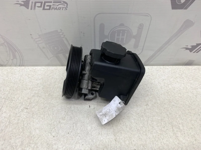 Насос гур Mercedes-benz W204