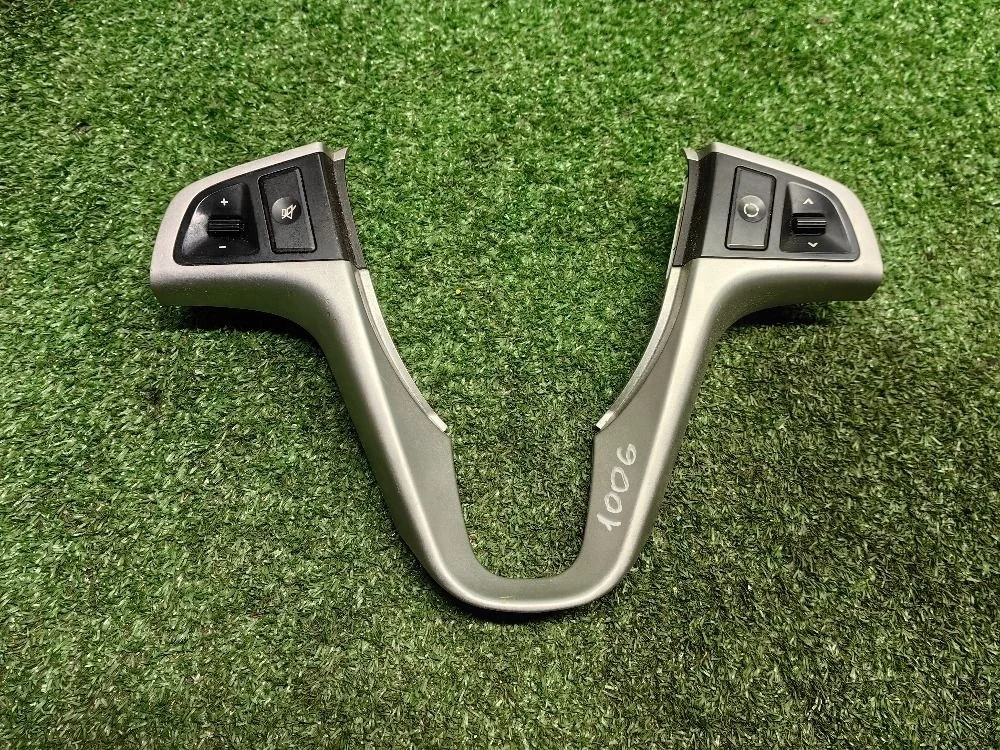 Кнопки на руль Hyundai Solaris I в сборе