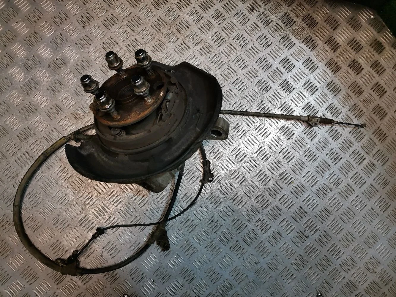 кулак задний левый lexus ls 430 рест левый руль