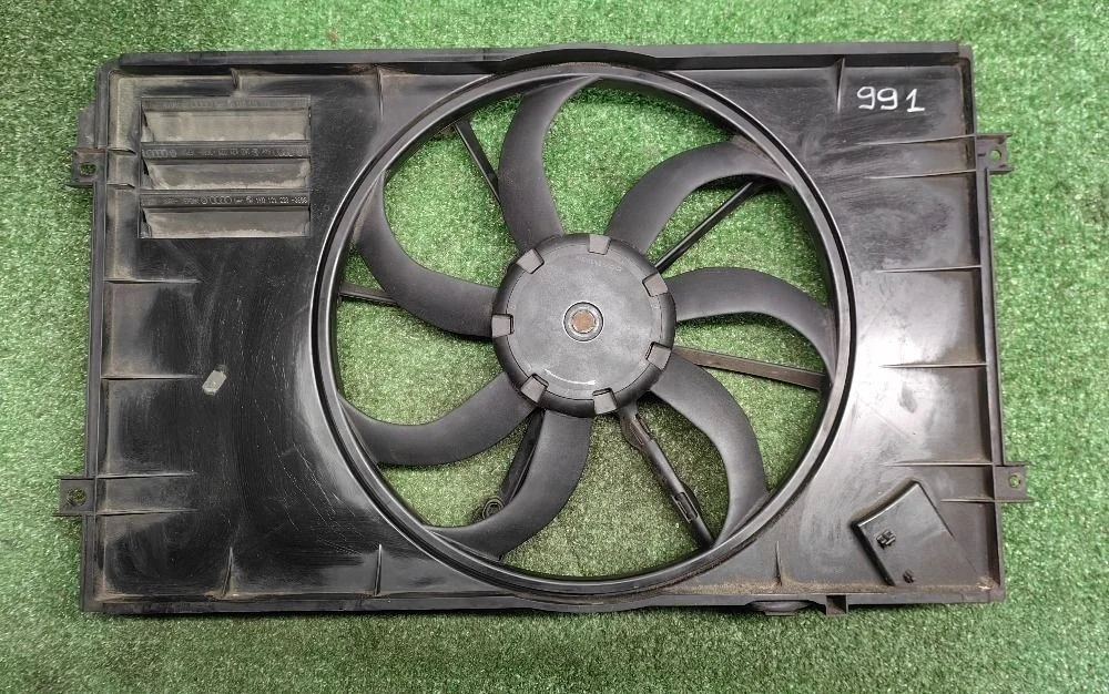 Диффузор вентилятора в сборе Volkswagen Golf Mk6