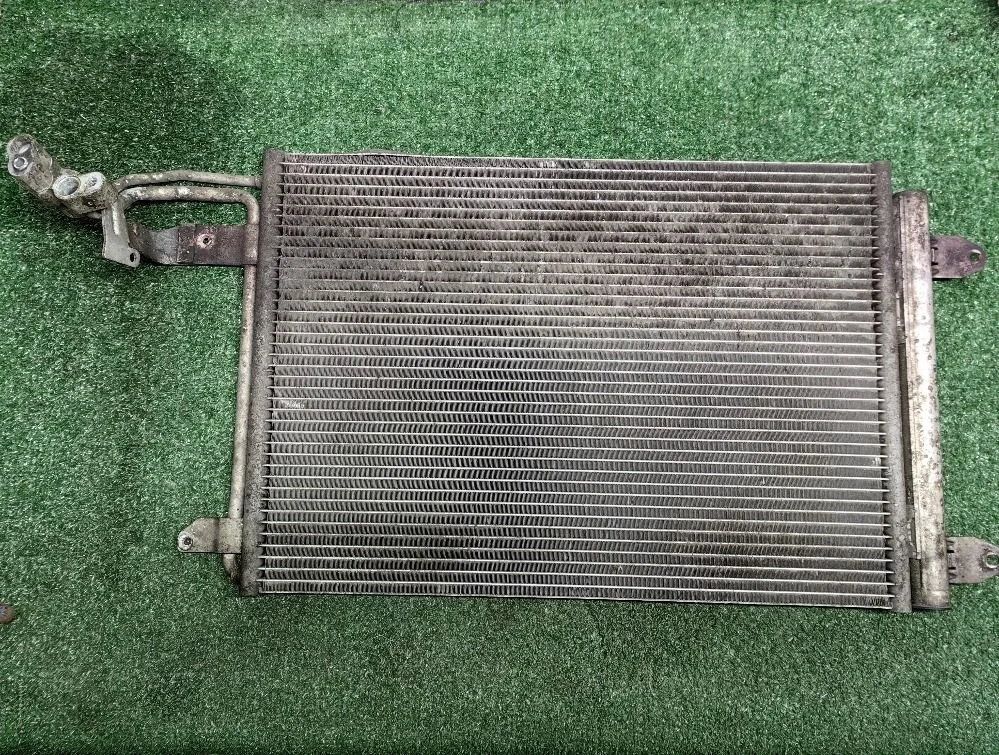 Радиатор кондиционера Volkswagen Golf Mk6